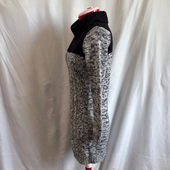 Ripe Black and Gray Cable Knit Turtleneck Sweater - Picture 4 of 7